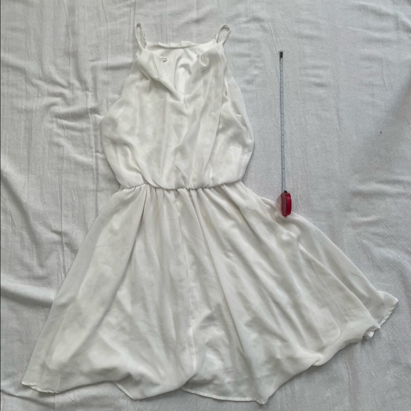 Sleeveless white dress - Picture 3 of 5